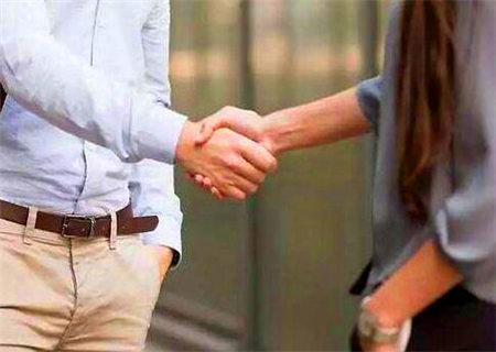 易得异性帮助的八字 易得异性帮助的八字