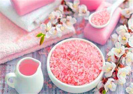 易得异性帮助的八字 易得异性帮助的八字