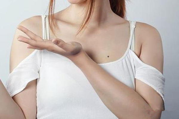 胸口长痣好吗