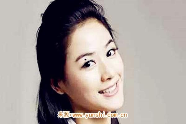 女生右眼尾有痣好吗