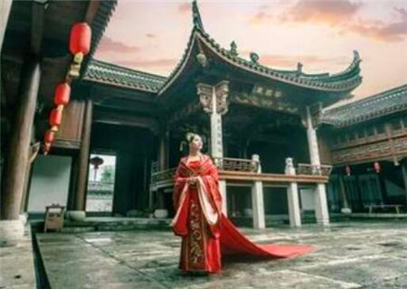 多情多欲的女命八字特征 多情多欲的女命八字特征