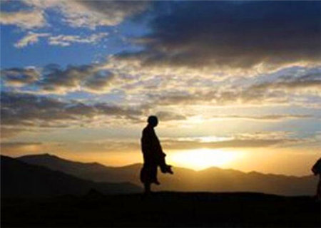 易出家的八字特征 易出家的八字特征