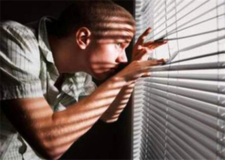 疑心重重之人的八字特征 疑心重重之人的八字特征