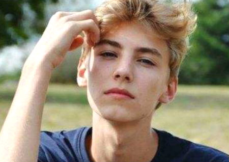 颜姓男孩比较顺口的名字