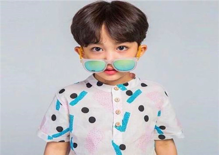 万姓男孩取名寓意好