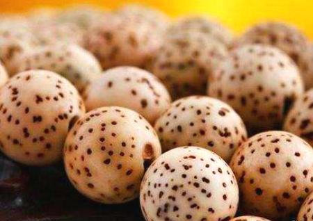 男子佩戴星月菩提好处 男子佩戴星月菩提好处