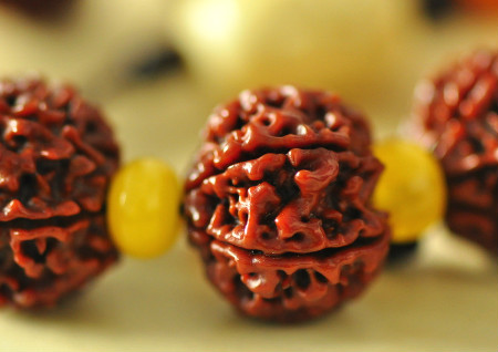 金刚菩提怎么盘红的快 金刚菩提怎么盘红的快