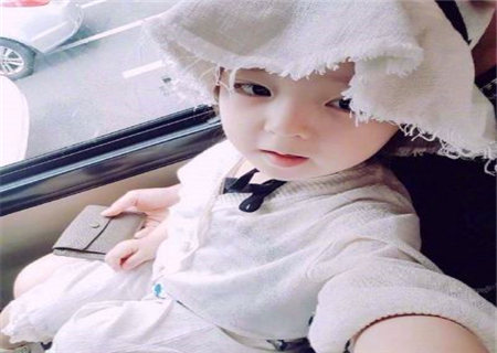 姓郁的女孩独特名字