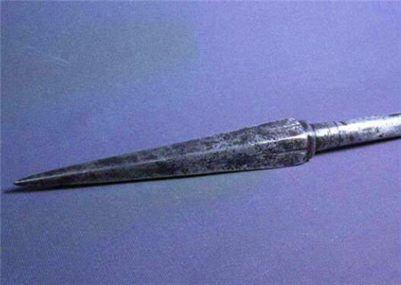 八字中的羊刃和飞刃是何意 八字中的羊刃和飞刃是何意