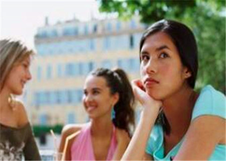 天生嫉妒心极强的八字特征 天生嫉妒心极强的八字特征