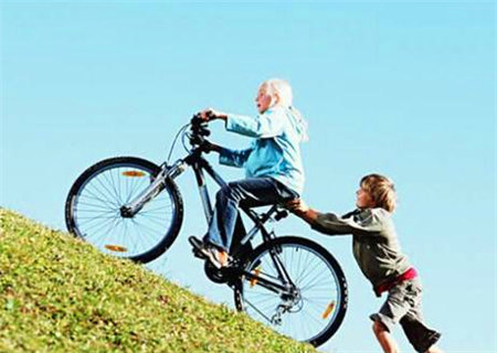 从八字看能带给自己好运的人