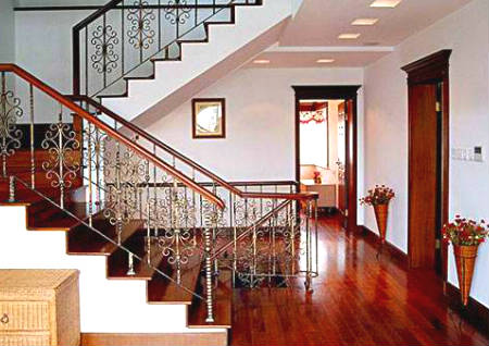 室内楼梯对着大门好不好 室内楼梯对着大门好不好