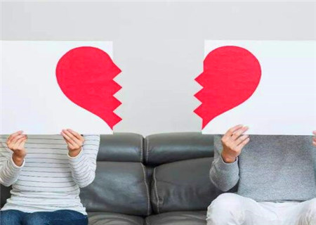 容易离婚的女命八字特征 容易离婚的女命八字特征