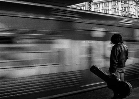 四处闯荡求财的八字特征 四处闯荡求财的八字特征