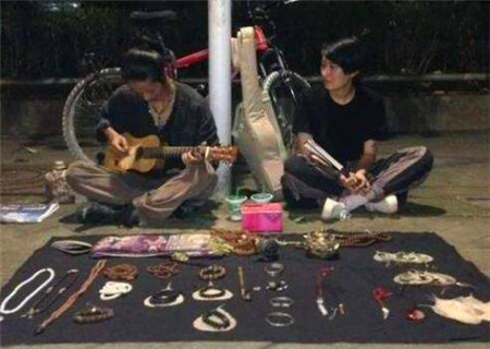 适合摆摊做生意的八字 适合摆摊做生意的八字