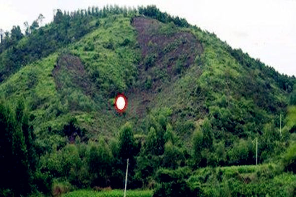 阴宅断坟地风水秘诀 阴宅断坟地风水秘诀