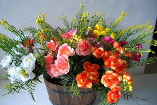 家里摆假花风水好不好 家里摆假花风水好不好