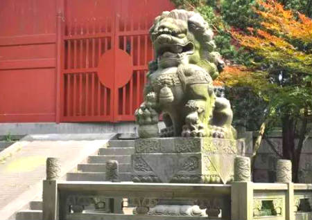 门口放石狮子的寓意 门口放石狮子的寓意