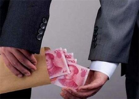 能挣钱却存不住钱的八字 能挣钱却存不住钱的八字