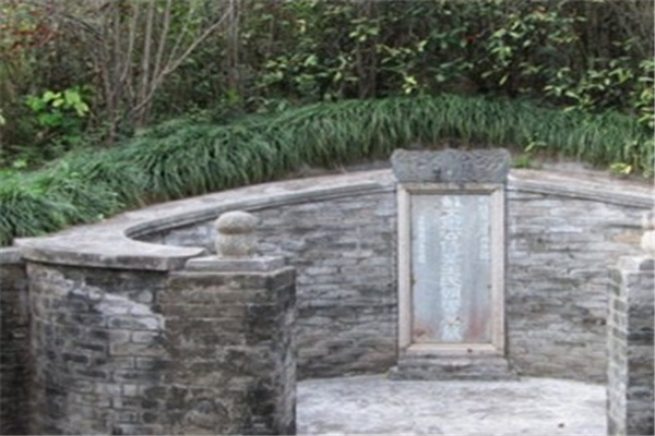 选墓地风水的重要因素