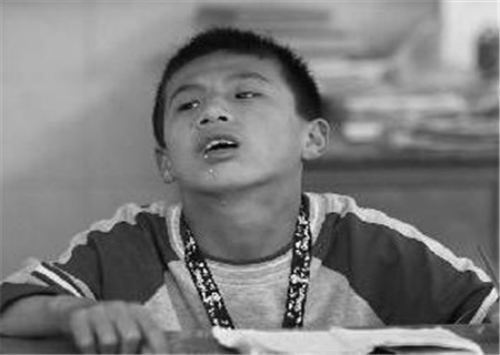 先天智力有问题的八字特征