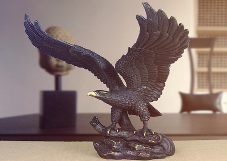家中摆放老鹰摆件有什么讲究 家中摆放老鹰摆件有什么讲究