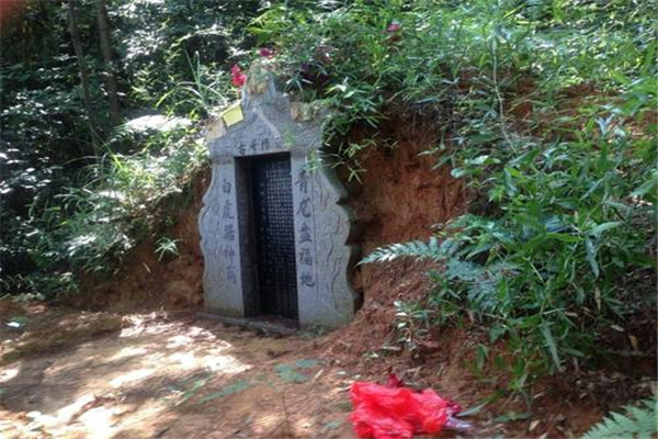 ​坟墓风水断子孙后代