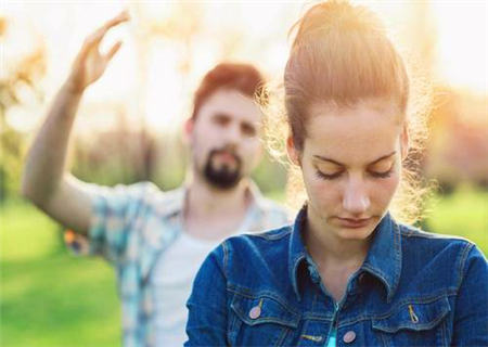 夫妻相克的八字特征 夫妻相克的八字特征