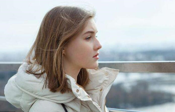 八字看相貌美的人