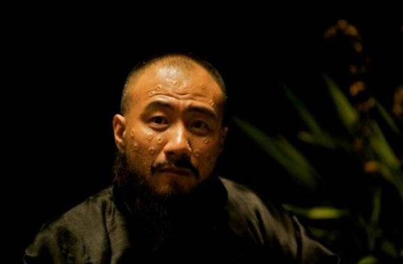 易毁容的八字什么样 易毁容的八字什么样