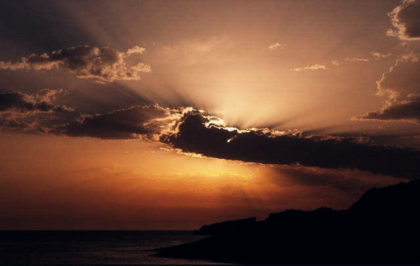 八字看富贵与灾祸的关系.jpg 八字看富贵与灾祸的关系.jpg