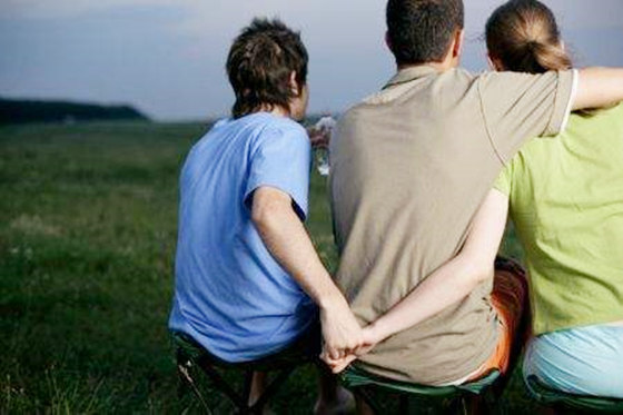 男子哪些八字有外遇.jpg 男子哪些八字有外遇.jpg