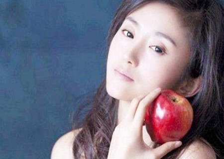 长相好看的女命八字.jpg 长相好看的女命八字.jpg