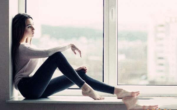 日坐比肩的女命 日坐比肩的女命