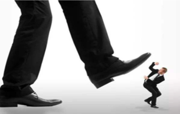 八字看命犯小人