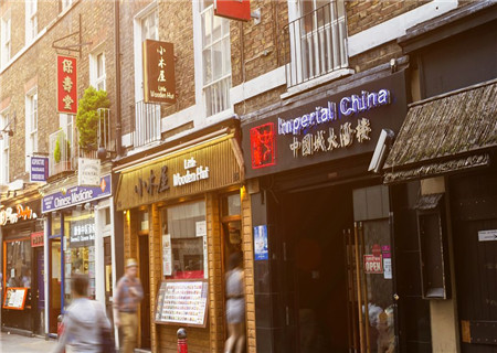 店铺招财风水布局
店铺招财风水布局