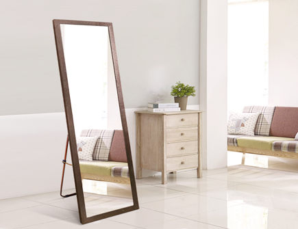 落地镜适合摆放在卧室哪些位置