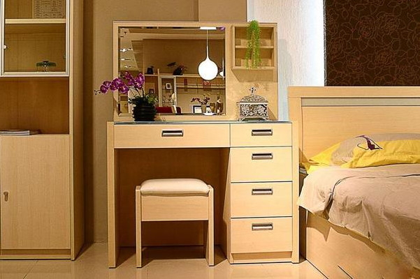 卧室梳妆台不能触碰的风水禁忌