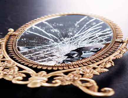 破的镜子放在家里破坏运气吗