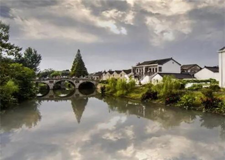 房子附近有水好不好 房子附近有水好不好