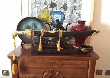 家中摆放刀剑有什么风水讲究 家中摆放刀剑有什么风水讲究
