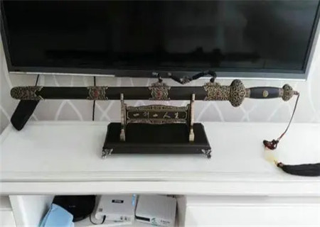 家中摆放刀剑有什么风水讲究 家中摆放刀剑有什么风水讲究