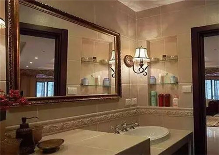 卫生间镜子对门如何化解 卫生间镜子对门如何化解