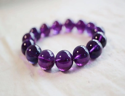 属兔人长期适合佩戴什么吉祥物 属兔人长期适合佩戴什么吉祥物