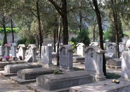 坟头放什么后代会倒霉