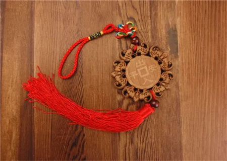 住宅大门挂什么招财 住宅大门挂什么招财