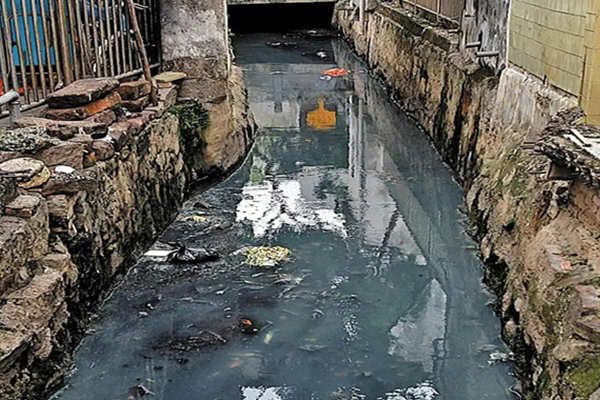 房子后面有条臭水沟影响风水吗？主要影响哪方面？