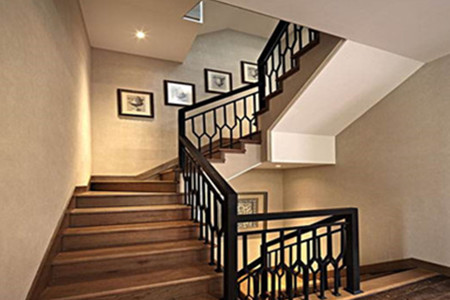 进门见楼梯风水好吗