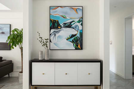 进门玄关挂什么画风水好