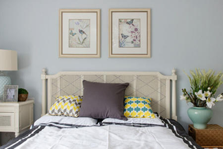 风水床头上方挂什么好